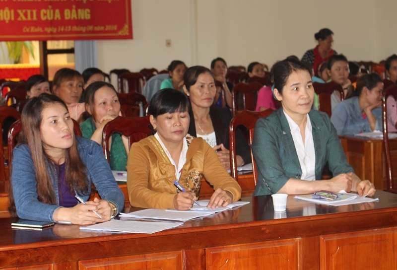 Hội viên phụ nữ tham dự Hội nghị