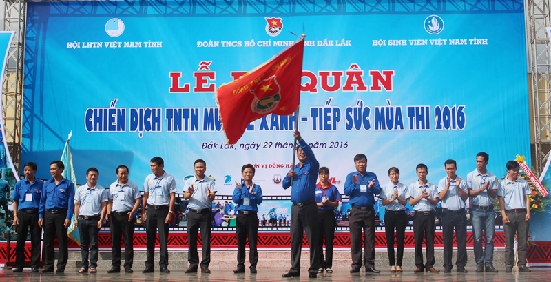 Ban Chỉ huy Chiến dịch nhận nhiệm vụ