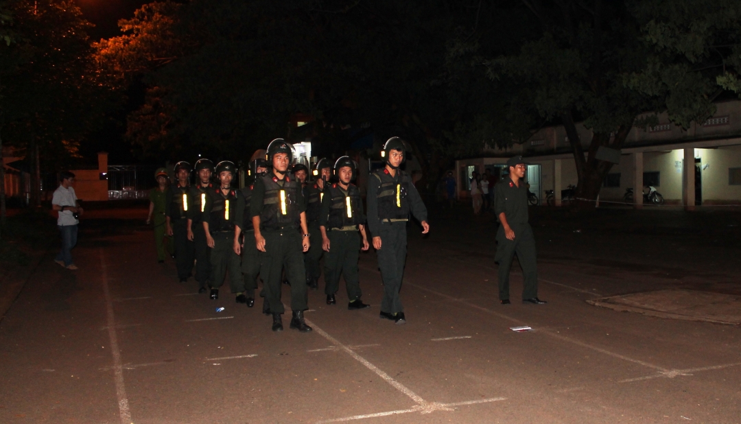 Cảnh sát cơ động triển khai lực lượng tuần tra bảo đảm an ninh trật tự trên địa bàn TP. Buôn Ma Thuột