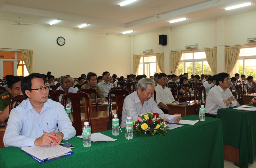 Các đại biểu tham dự hội nghị.