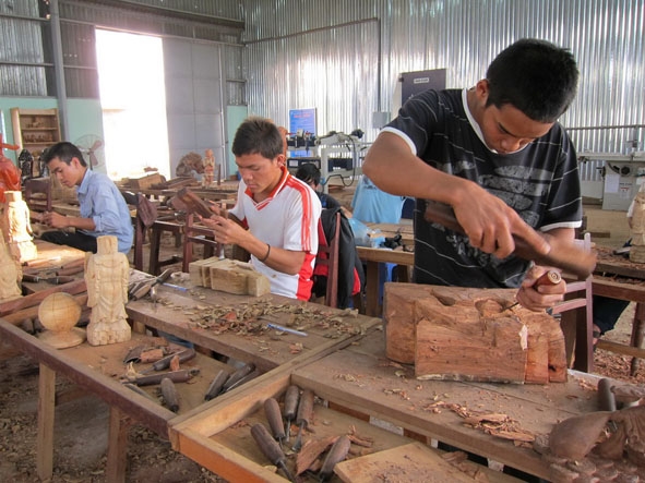 Đào tạo nghề tại Trường Cao đẳng Nghề Thanh niên dân tộc Tây Nguyên.