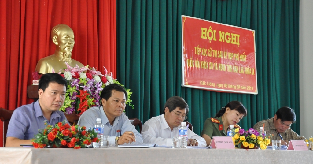 Các đại biểu ghi nhận kiến nghị của cử tri