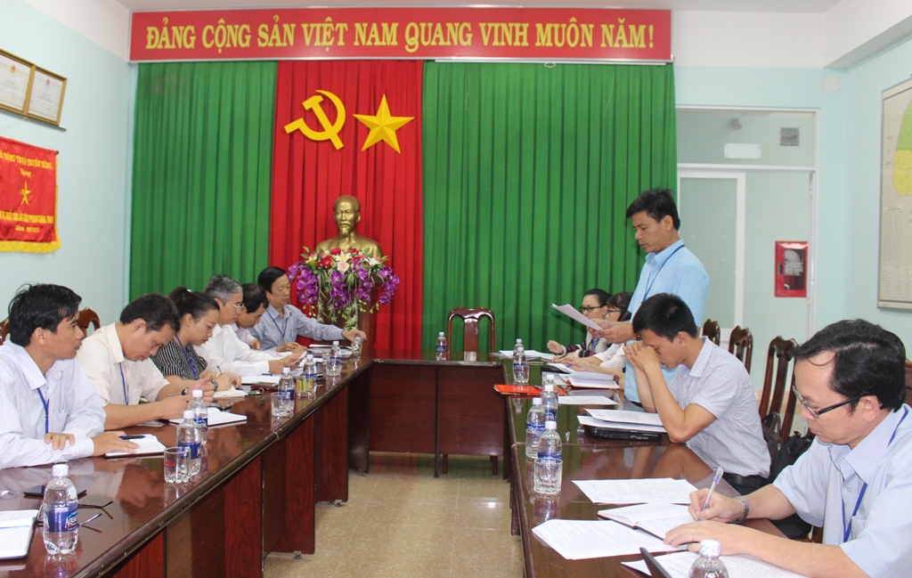 Quang cảnh buổi làm việc.