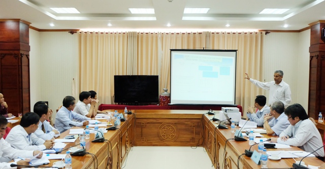 Đại diện ADB trình bày về DA hỗ trợ kỹ thuật tăng cường năng lực nâng cao tính cạnh tranh trong nông nghiệp của Việt Nam