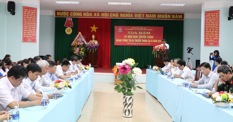 Quang cảnh buổi tọa đàm