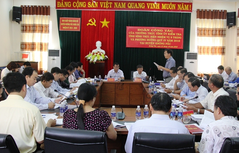 Quang cảnh buổi làm việc