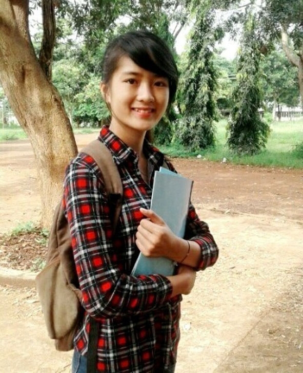 Nữ sinh  Mai Thị  Nguyệt Minh.