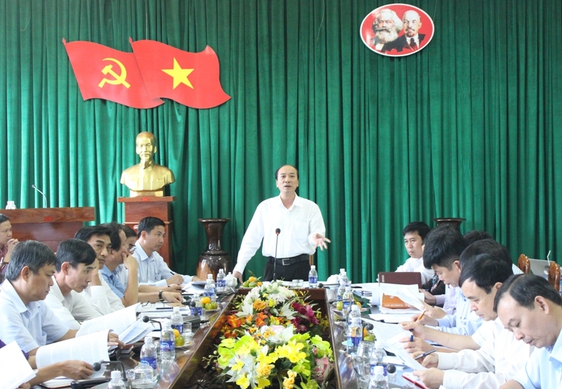 Phó Bí thư, Chủ tịch UBND tỉnh Phạm Ngọc Nghị phát biểu tại buổi làm việc