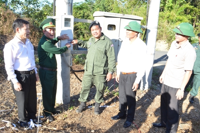 đóng cầu giao cấp điện cho 3 đồn Cảnh sát bảo vệ biên giới CPC 