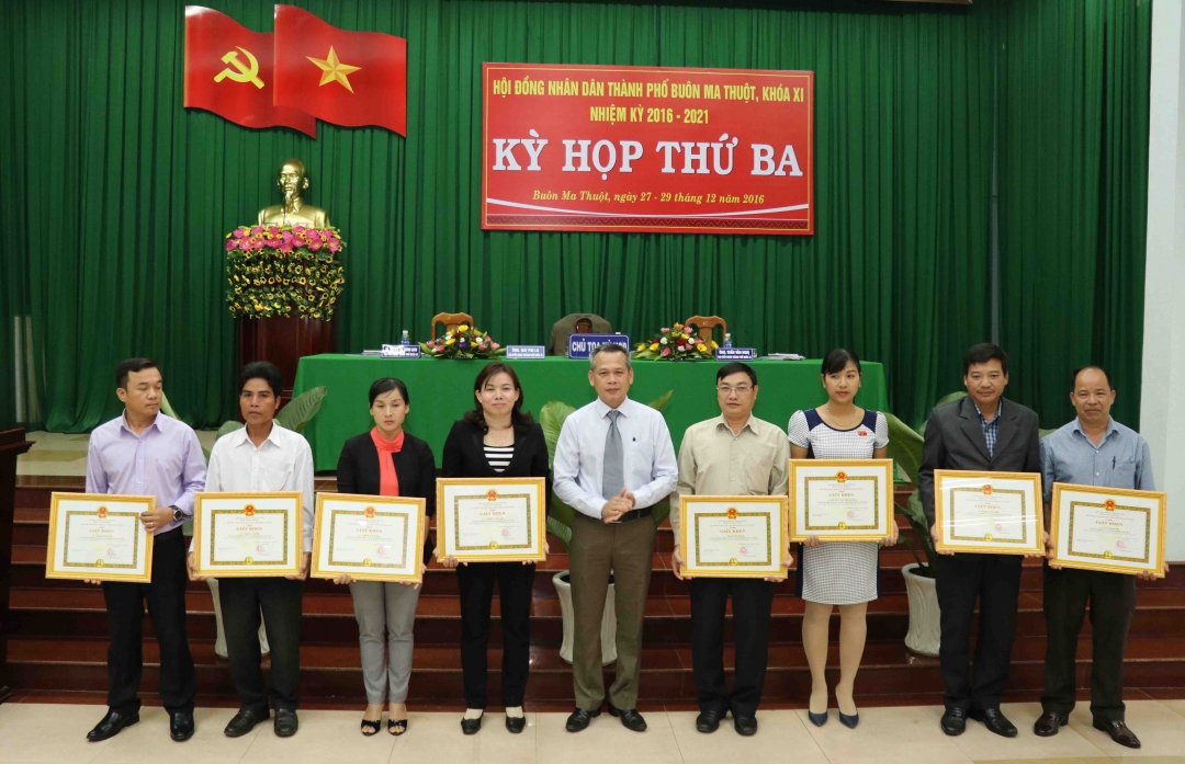 Chủ tịch HĐND TP. Buôn Ma Thuột Nay Phi La