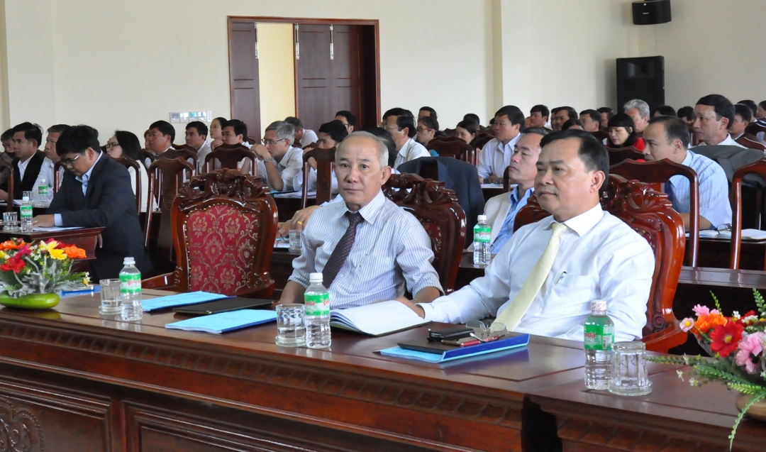 Các đại biểu dự hội nghị