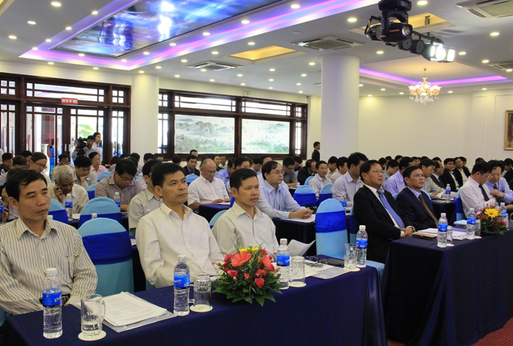 Các đại biểu tham dự hội nghị.