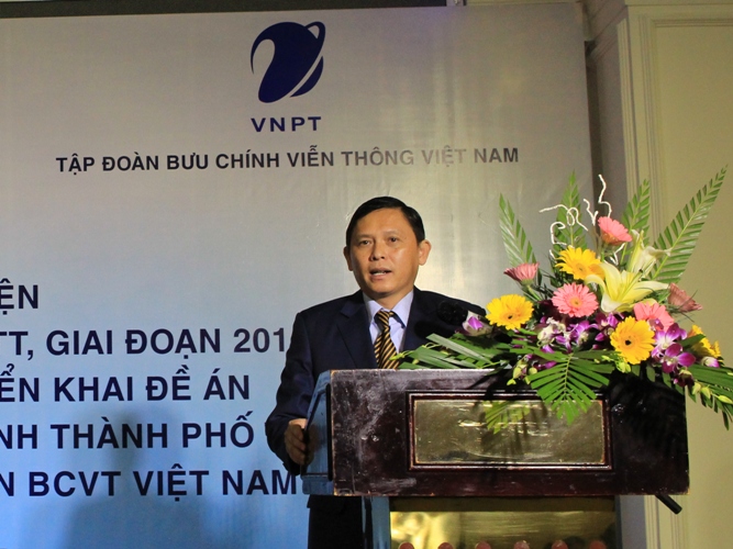 Phó Chủ tịch UBND tỉnh Nguyễn Tuấn Hà phát biểu tại hội nghị.