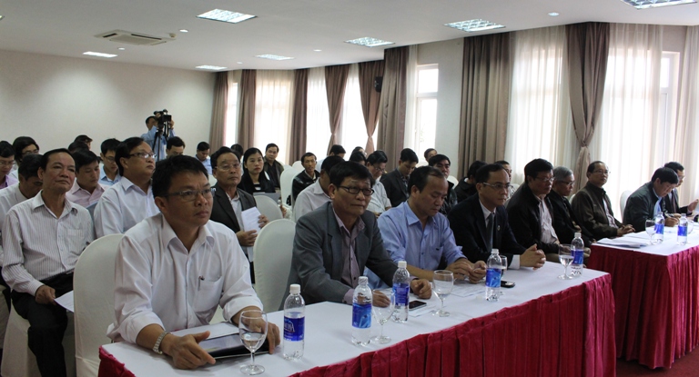 Các đại biểu tham dự hội nghị.