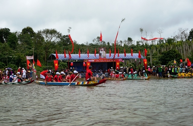 Quang cảnh lễ hội.