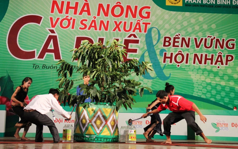 Một phần thi tại Hội thi Nhà nông đua tài năm 2015