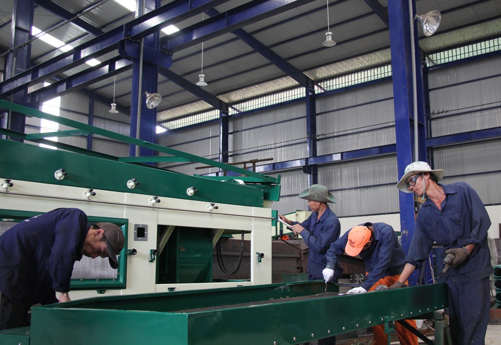 Lắp ráp, hoàn thiện sản phẩm cơ khí tại Công ty TNHH Xuân Hòa