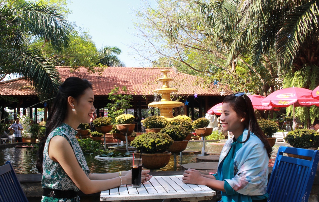 Và thưởng thức cà phê nơi đây