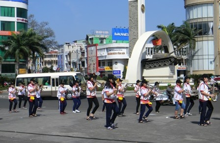 Nhiều...