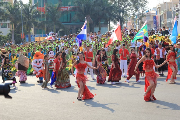 Tổng duyệt chương trình Lễ hội đường phố năm 2017. Ảnh: H. Gia