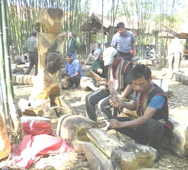 Tượng...