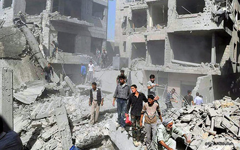 Bom đạn là cảnh tượng không còn xa lạ với người dân Syria (Ảnh: ctvnews)
