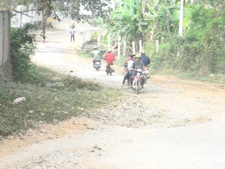 Tại...