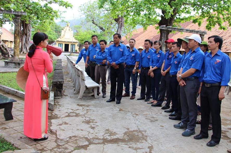 Đoàn tham quan tại 