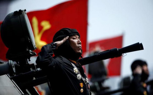 Binh sỹ Triều Tiên trong lễ diễu binh ngày 15-4-2017 tại Bình Nhưỡng. (Ảnh: Reuters