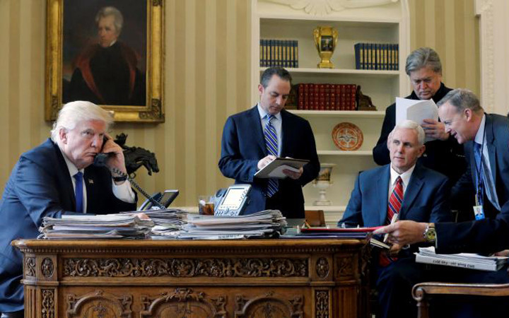 Tổng thống Mỹ Donald Trump điện đàm với Tổng thống Nga Vladimir Putin ngày 28-1-2017. (Ảnh: Reuters)