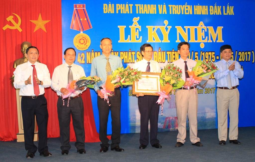 Thừa ủy nhiệm