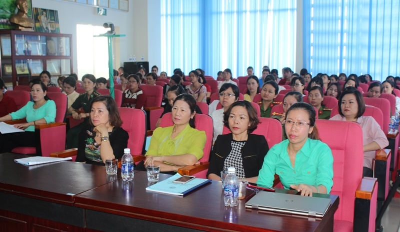 Cán bộ Hội Phụ nữ