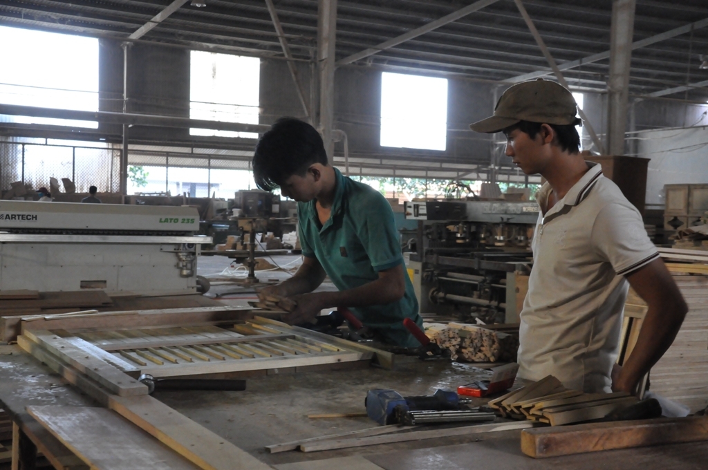Công nhân sản xuất tại Công ty TNHH Tín Nghĩa Đắk Lắk