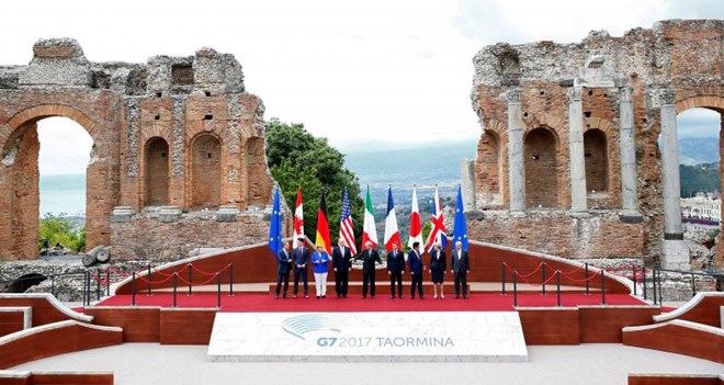 Các nhà lãnh đạo G7 chụp ảnh chung. (Nguồn: Reuters)