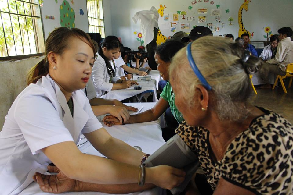 Các y bác sĩ Bệnh viên Công an tỉnh