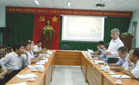 Quang cảnh buổi họp