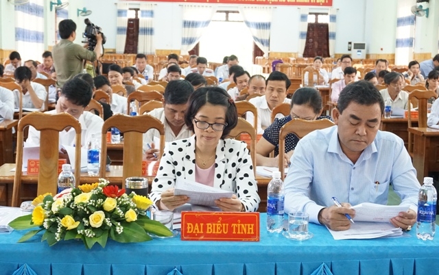 Các đại biểu tham dự kỳ họp.