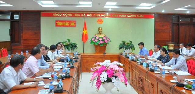 Quang cảnh buổi làm việc.