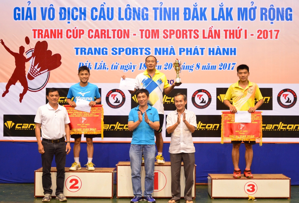 Câu lạc bộ cầu lông Tiền Phong Đắk Lắk nhận cúp vô địch toàn đoàn tại Giải vô địch cầu lông tỉnh Đắk Lắk mở rộng năm 2017. 