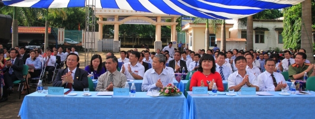 Các đại biểu tham dự Lễ khai giảng.