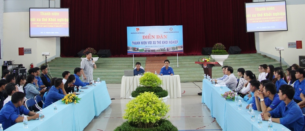 Đông đảo ĐVTN tham gia Dienx đàn