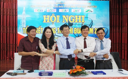 Giám đốc các Đài PT-TH khu vực Tây Nguyện ký kết giao ước thi đua năm 2018.