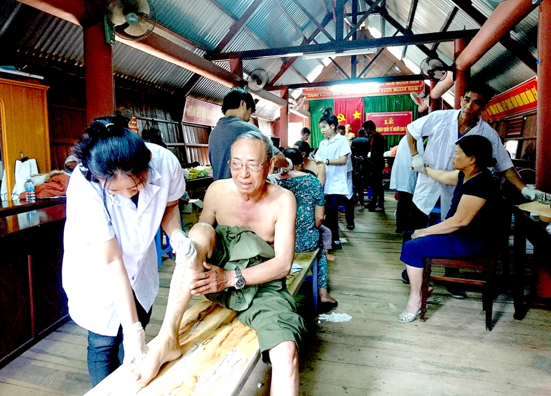 Bam huyet.jpg