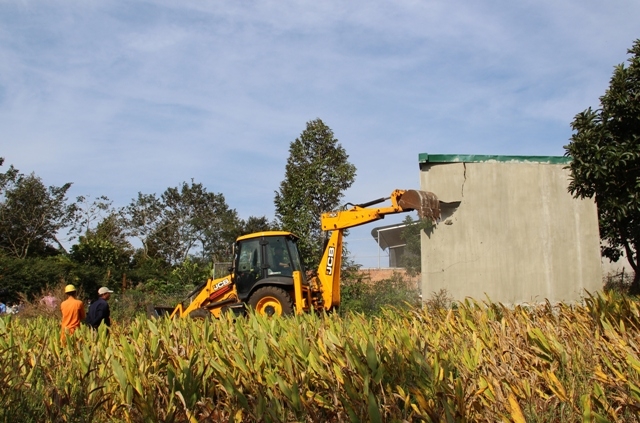 Công trình xây dựng trái phép trên trên đất nông nghiệp bị cưỡng chế phá bỏ