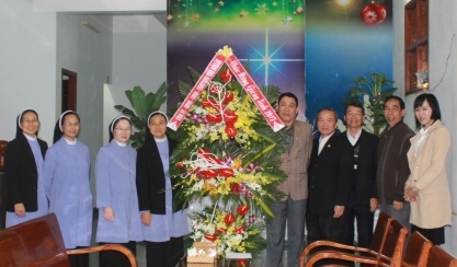 ... Dòng Nữ vương Hòa Bình.