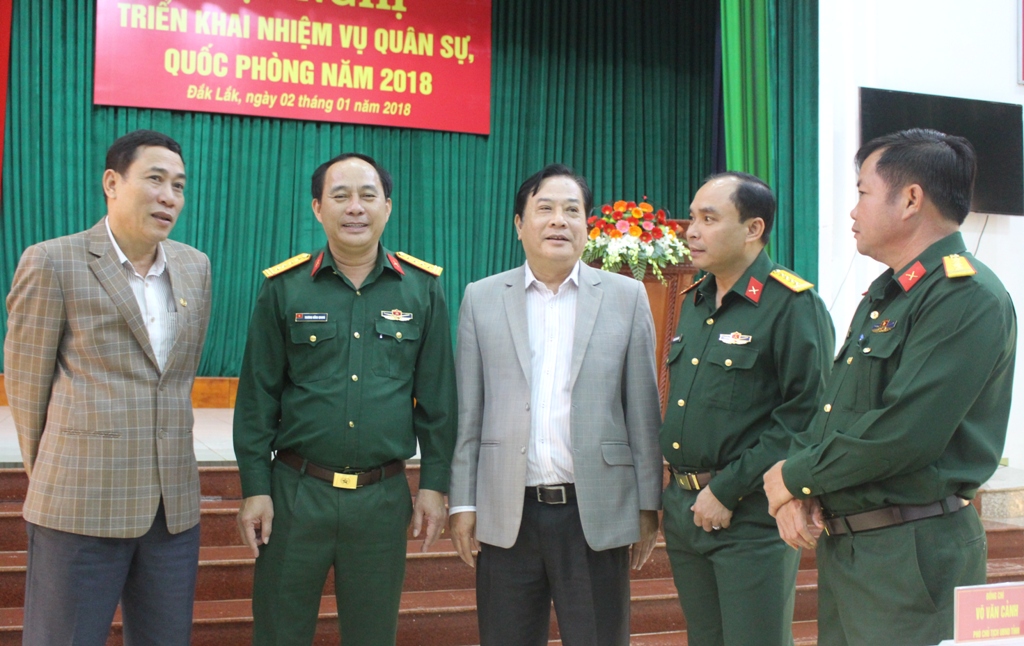 Các đại biểu trao đổi tại hội nghị