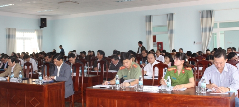 Các đại biểu tham dự hội nghị.