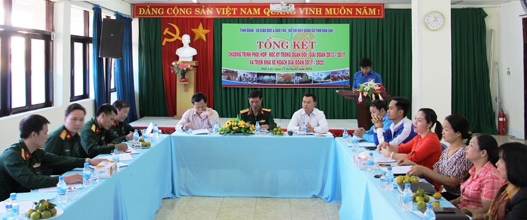 Các đại biểu tham dự hội nghị