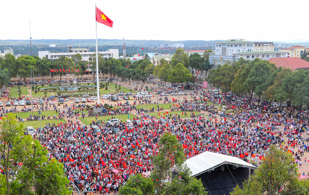 Trước giờ bóng lăn, Quảng