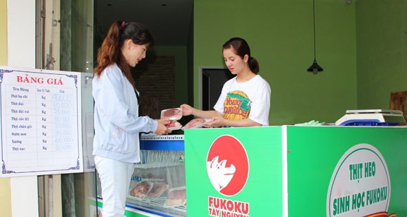 Cửa hàng  bán sản phẩm  thịt heo  đạt tiêu chuẩn VietGAP  trên địa bàn  TP. Buôn  Ma Thuột. 